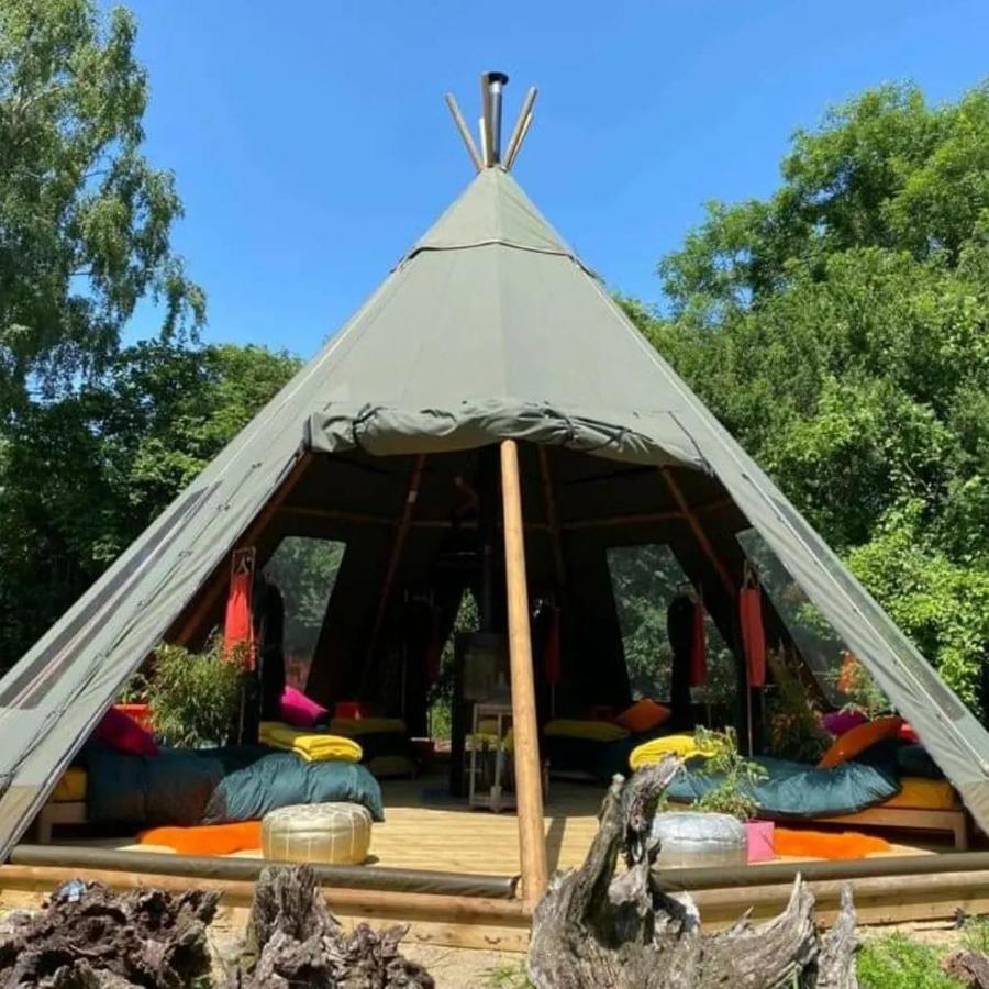 Samsara Villa Tonbridge Exteriör bild